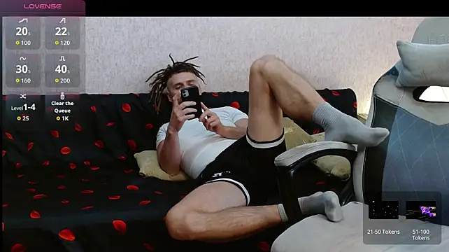 Aestheticguy101 live cam on StripChat