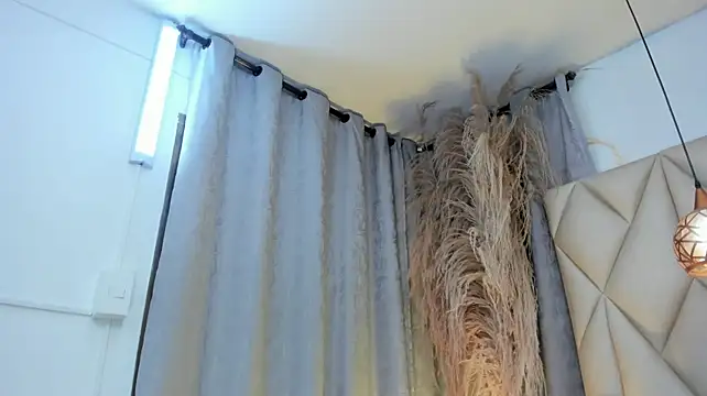 Ibbie_drastic live cam on StripChat