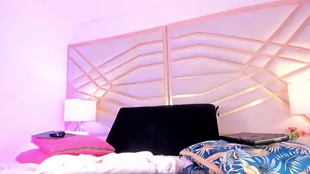 BellaGracee live cam on StripChat