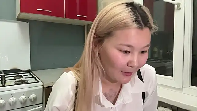 FoldedFood live cam on StripChat