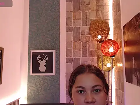 Lunna_bortf live cam on StripChat