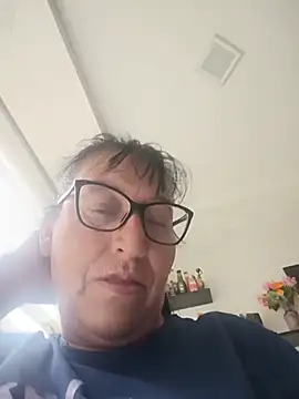 clarita_01 live cam preview
