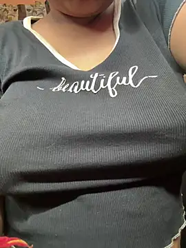 Curvy_Aavya