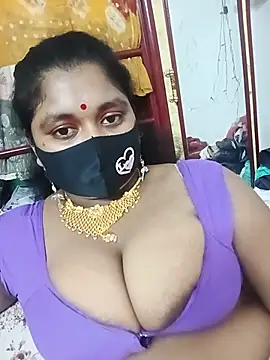 Pooja_Roy_7 live cam on StripChat