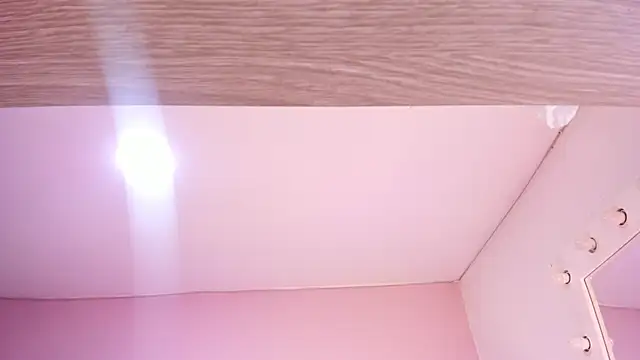 KoralCruz_ live cam preview