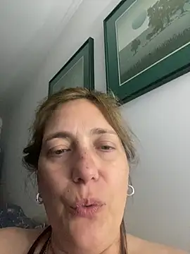 lulupiecitosamor live cam preview
