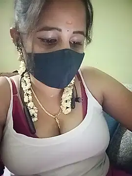 Tamil_Rani- live cam on StripChat