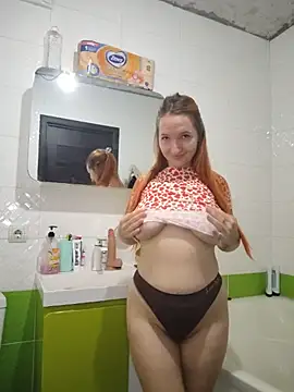 LeonaFox