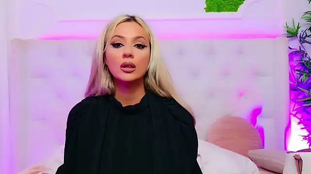 AriannaSins webcam