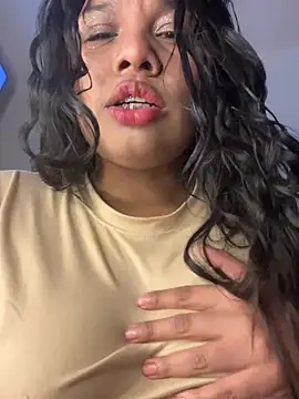 Rashell1_Queen live cam on StripChat