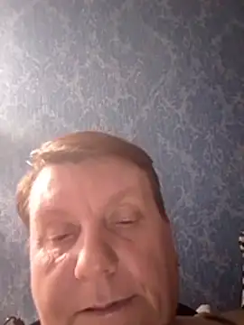 AmazingArino52 live cam on StripChat