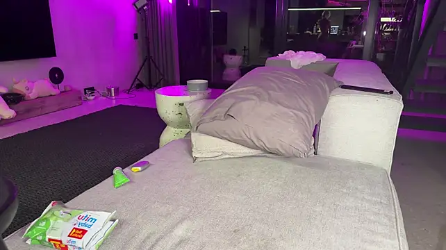 Golden_Aline webcam