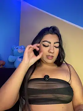 Laulin_TayyyX live cam preview