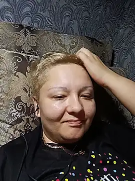 Tina_Mirabella live cam on StripChat