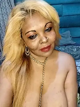 hemilynthomas2467 live cam on StripChat
