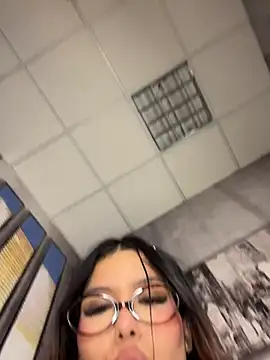 CherrySmirkXXX live sex cam