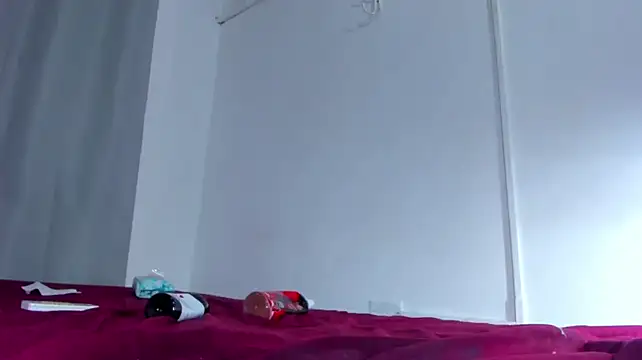 KinkyLatins webcam