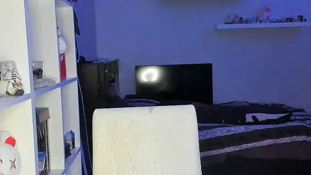 PurrYuna live sex cam