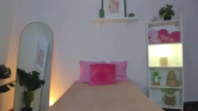 solsireth live cam on StripChat