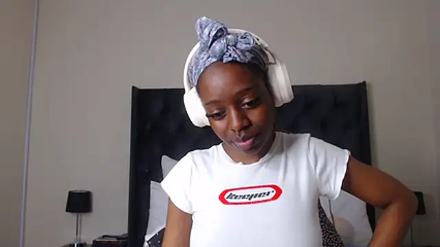 Sexynaughty_Girl webcam stripchat model stream image