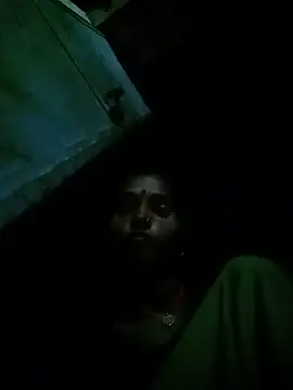 Rinee_suwanee live cam preview