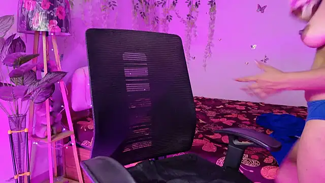 Sizzling_queen69 live cam on StripChat