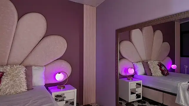 LolaGray__ live cam preview