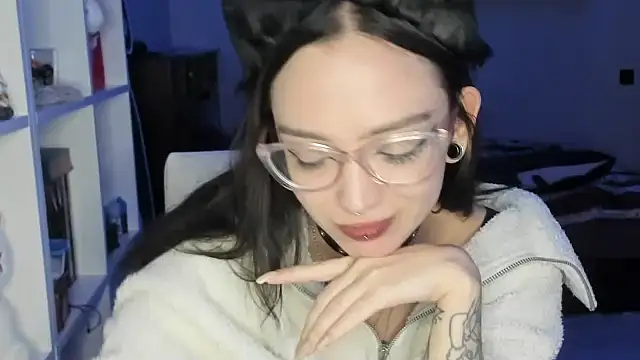 PurrYuna live cam preview