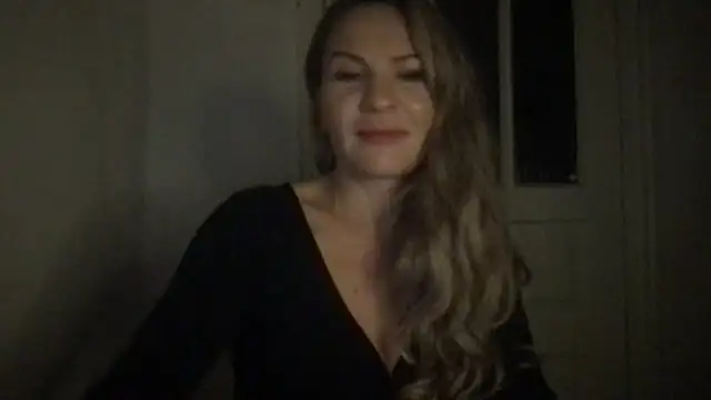 Tavonira live cam on StripChat