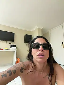 sexy7883 live cam on StripChat