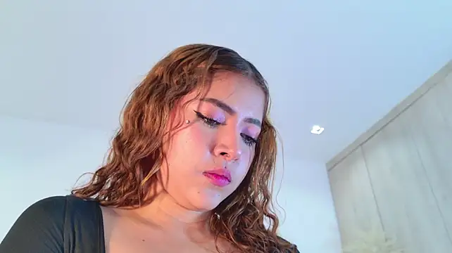 ArianaNovax live cam preview