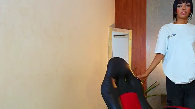 sharon_dawn live cam on StripChat