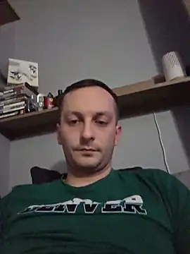 Kondzio live cam on StripChat