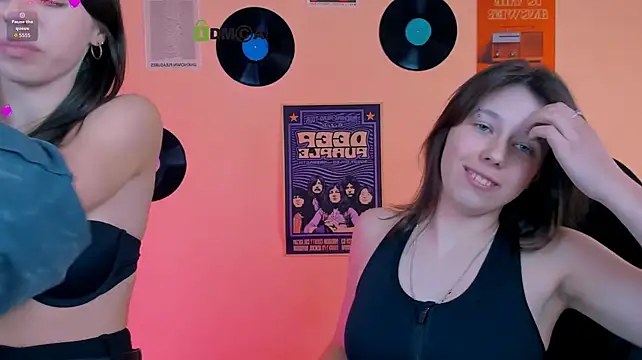 aria_wild_ live cam on StripChat