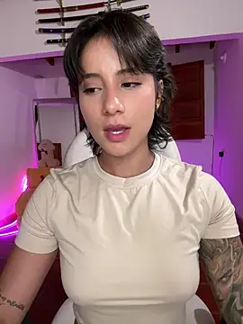 Ale_Lewis live cam on StripChat