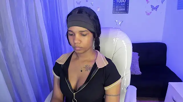 miiyaako_dss live cam on StripChat