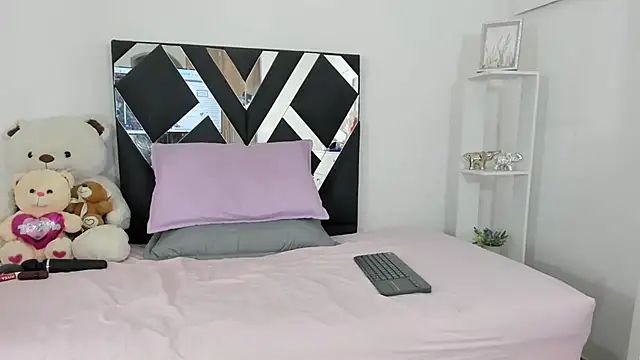 Annyeliz live cam on StripChat