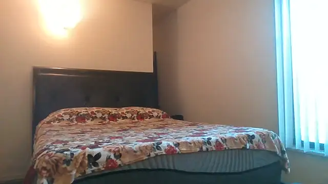 BossyBae26 live cam preview