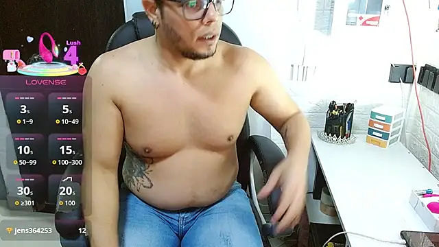 Realjoel01 live cam on StripChat