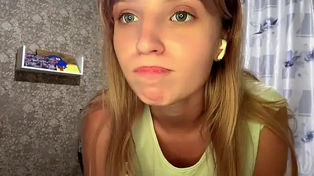 LilliaEhmen webcam