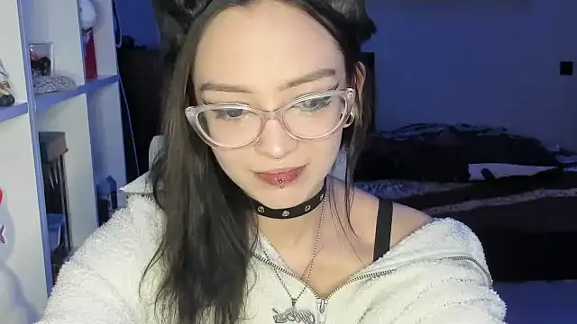 PurrYuna live cam on StripChat