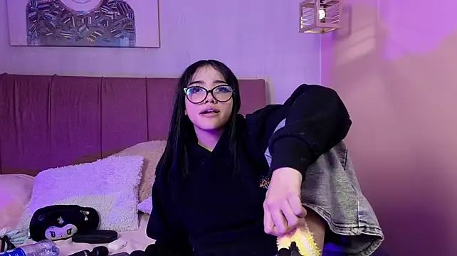 ela_petit live cam preview