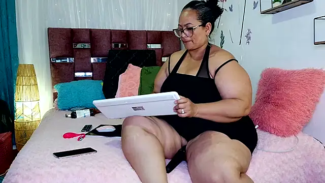 ScarletthJhonson- live cam on StripChat