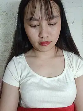 Cherry-squirtt live cam on StripChat