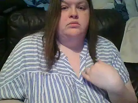 CurvyKirstiesX live cam preview
