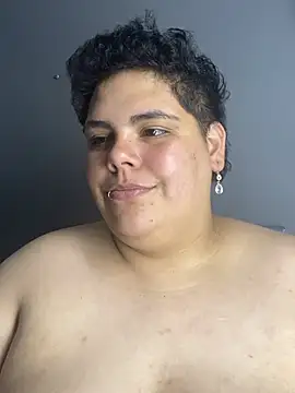 Hailey_Curvy