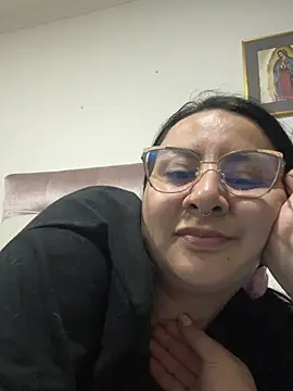 Abril_Luv live cam preview