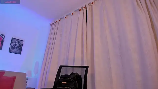 Naiely_Naides webcam
