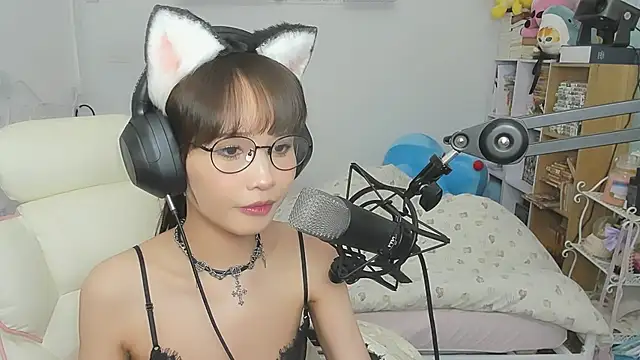 NeKo-nEk0-niI live cam on StripChat