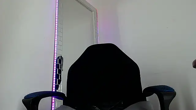 Nash_fit18 live cam on StripChat